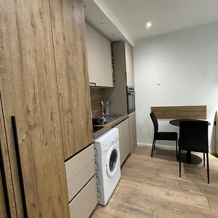 Premium 아파트 티라나